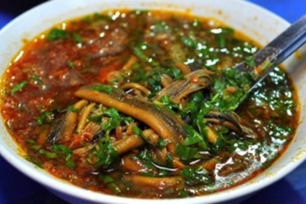 Cách làm súp lươn đậm đà nóng hổi ăn sáng bổ dưỡng cach lam sup luon 1