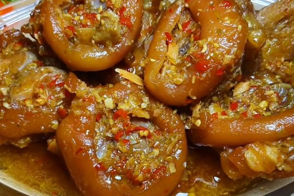 Cách làm thịt heo hon sả ngon mềm thơm không khô cach lam thit heo hon sa 1