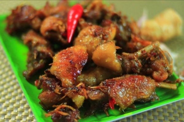 Cách làm vịt chiên sả ớt thơm cay lạ miệng hấp dẫn cach lam vit chien sa ot 1