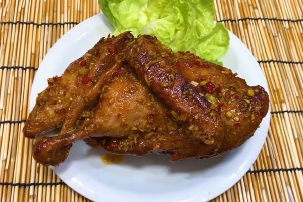 Cách làm vịt chiên sả ớt thơm cay lạ miệng hấp dẫn cach lam vit chien sa ot 2