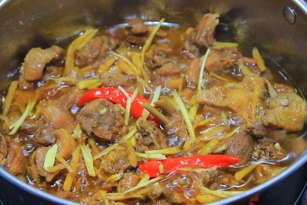 Cách làm vịt kho gừng mềm ngọt cay nhẹ cực đưa cơm cach lam vit kho gung 3