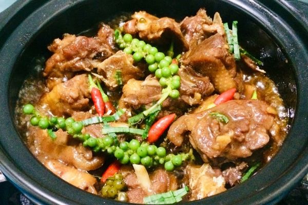 Cách làm vịt kho tiêu cay nhẹ đậm đà ăn với cơm cach lam vit kho tieu 1