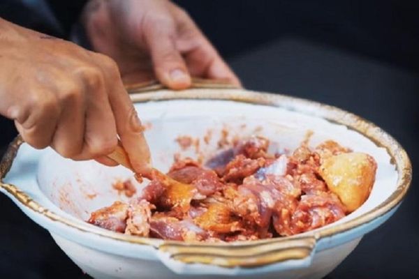 Cách làm vịt nấu sa tế cay nồng đậm đà cực ngon cach lam vit nau sa te 2