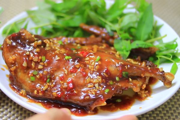 Cách làm vịt sốt me chua ngọt lạ miệng ăn cực ngon cach lam vit sot me 2