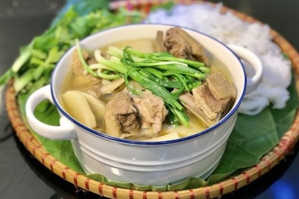 Cách làm vịt xáo măng thơm ngọt ăn với bún hấp dẫn cach lam vit xao mang 2