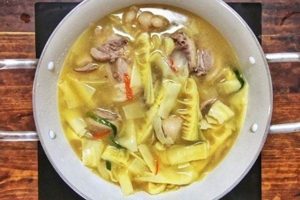 Cách làm vịt xáo măng thơm ngọt ăn với bún hấp dẫn cach lam vit xao mang 3