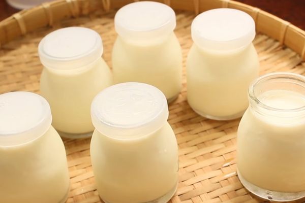 Cách làm yaourt dẻo đậm đà dễ nấu tại nhà cach lam yaourt deo 3