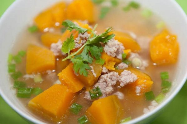 Cách nấu canh bí đỏ ngọt thơm bổ dưỡng cho cả nhà cach nau canh bi do 1