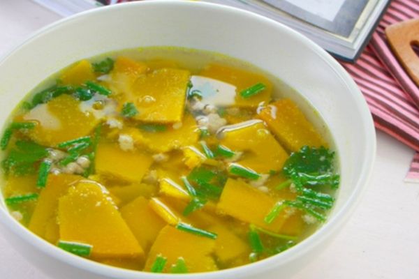 Cách nấu canh bí đỏ ngọt thơm bổ dưỡng cho cả nhà cach nau canh bi do 2