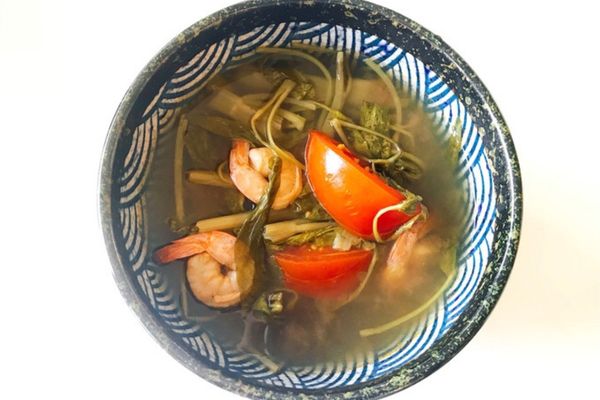 cach nau canh chua rau muong 3