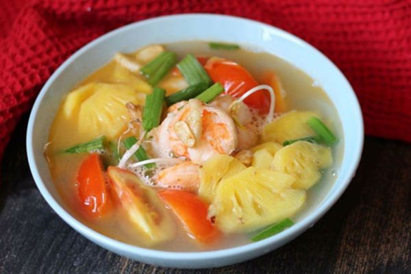 Cách nấu canh chua tôm hấp dẫn với vị chua dịu nhẹ cach nau canh chua tom 2