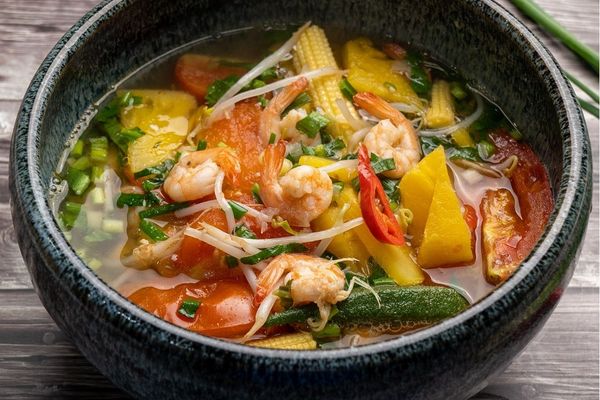 Cách nấu canh chua tôm hấp dẫn với vị chua dịu nhẹ cach nau canh chua tom 3