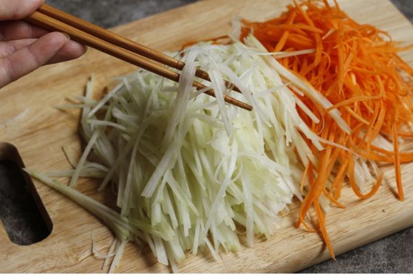 Cách nấu canh su hào thái sợi đơn giản mà lạ miệng cach nau canh su hao thai soi 3