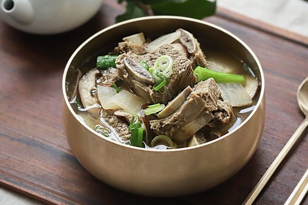 Cách nấu canh sườn bò Hàn Quốc thơm mềm trọn vị cach nau canh suon bo han quoc 1