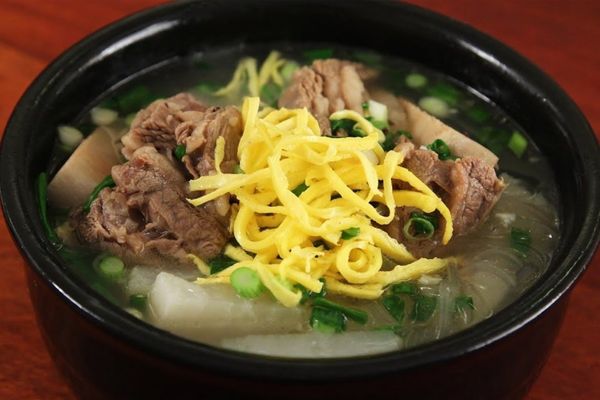 Cách nấu canh sườn bò Hàn Quốc thơm mềm trọn vị cach nau canh suon bo han quoc 2