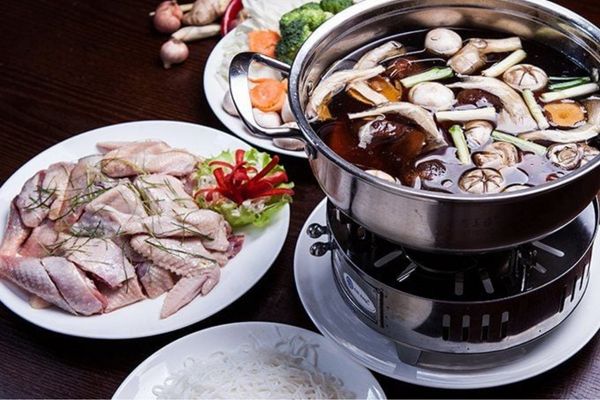 Cách nấu lẩu gà tiềm thuốc bắc bổ dưỡng thơm ngon cach nau lau ga tiem thuoc bac 1