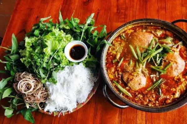 cach nau lau ghe chua cay 1