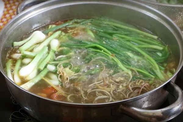 cach nau lau luon hoa chuoi 1