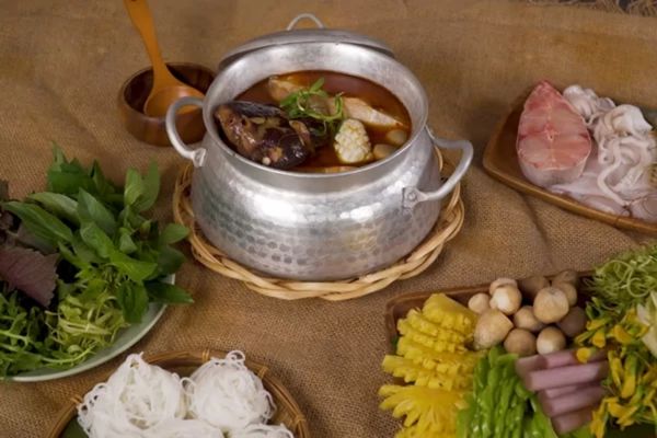 Cách nấu lẩu mắm đậm đà chuẩn vị miền Tây sông nước cach nau lau mam 1