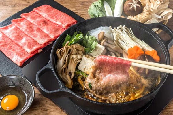 Cách nấu lẩu sukiyaki kiểu Nhật thanh ngọt chuẩn vị cach nau lau sukiyaki 3