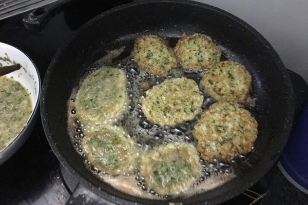 Cách nấu trứng cá chép ngon không tanh giàu dưỡng chất cach nau trung ca chep ngon 2