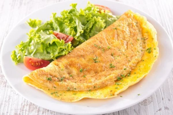 Cách nấu trứng chiên giòn thơm béo ngậy đơn giản cach nau trung chien 1