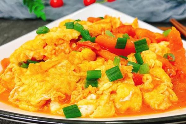 Cách nấu trứng sốt cà chua mềm ngon đậm đà màu đẹp cach nau trung sot ca chua 2